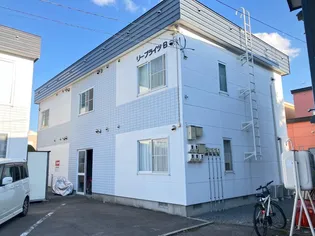 リーブライツB【1階】の外観