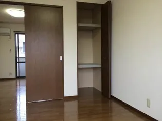 AUBE’02【2階】の内装