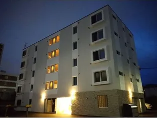 NAHEL RAVISSAの画像