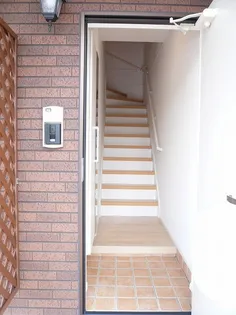 ミルキーウェイ【2階】の玄関