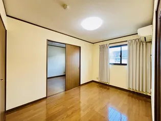 ネーブルうらやしき B棟【2階】の居間