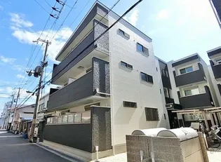 クインズコート【3階】の外観