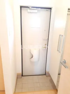 ピュア・フィオーレ【1階】の玄関