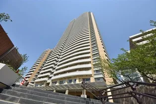 東京都新宿区河田町【マンション】の外観