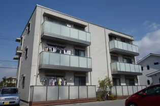 アンティーク R【2階】の外観