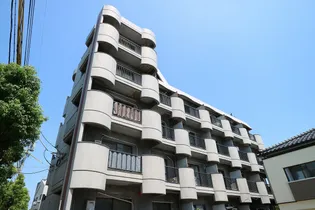 鶴さん亀さんアパートの画像