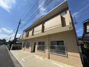 シャローム【2階】の外観