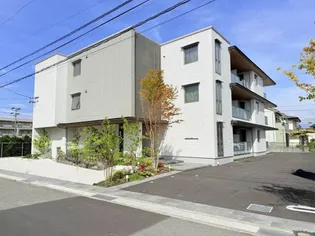 シャーメゾン カルムの画像