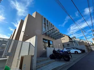 東京都世田谷区代田2【マンション】の外観