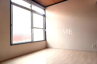 西太子堂パールハイツ【2階】の居間