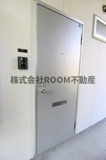 LARGO A・B【1階】の玄関