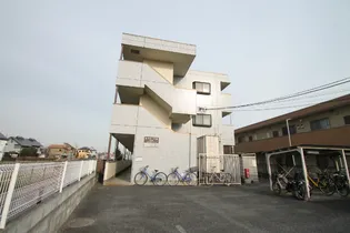 ルミエール 岸【1階】の外観