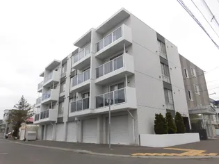 ファースト雅【4階】の外観