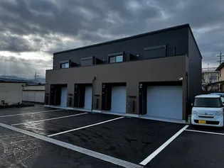 EAST GARAGE PLACEの画像