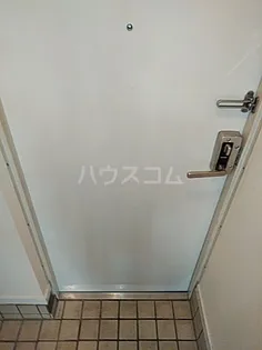 ローズアパートB棟F13B【1階】の玄関