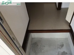 TOWNY里【2階】の玄関