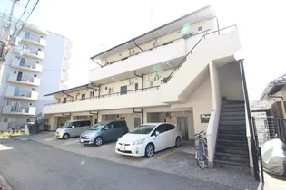 シャトー朝霧【2階】の外観