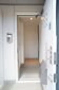 リバーコート A【1階】の玄関