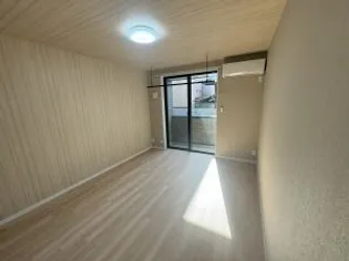 シャリンティア【1階】の居間