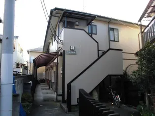 ベルヴ初台【1階】の外観