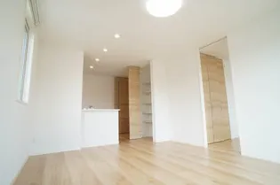 シャーメゾン愛子中央【1階】の居間