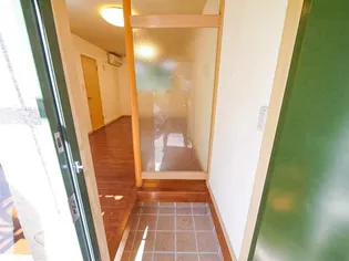 アパートプチフランス【1階】の玄関