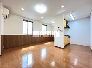 グレース伊倉【2階】の居間