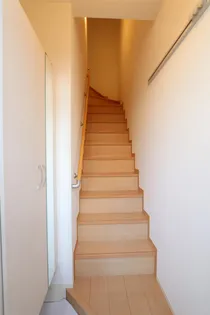 エルモアIII【2階】の玄関