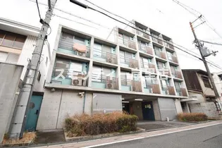 メネダス【3階】の外観