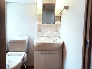 Y’sAP厨川の内装