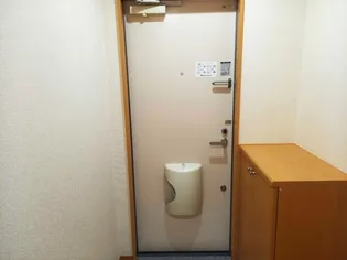 Y’sAP厨川の玄関