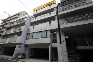 アルファービルの画像