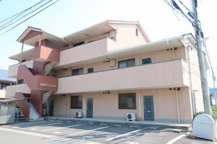 亀山マンション【1階】の外観