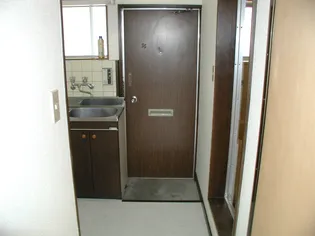 国見ハイツ3号棟【1階】の玄関