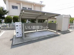 ユートピア・ナミ ドゥ【1階】の地図