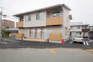 オレウム【2階】の外観