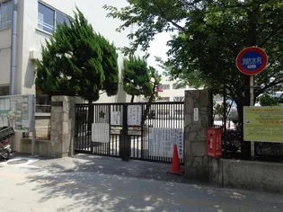 シャトーエイト【2階】の周辺