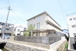 ファミール玉木【3階】の外観