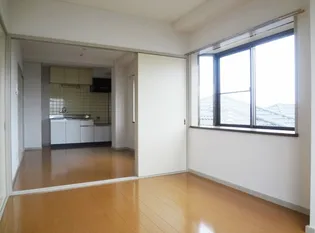 グリーンエール【3階】の居間