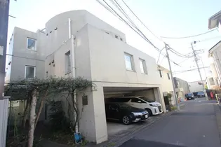 緑段の舎の画像