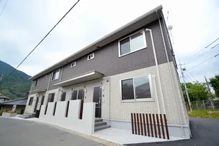 マルベリー【2階】の外観