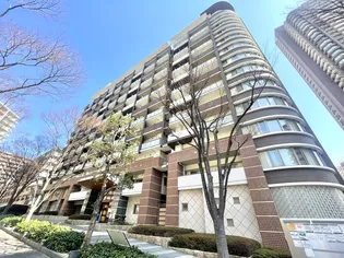 ロイヤルパ-クス桃坂の外観