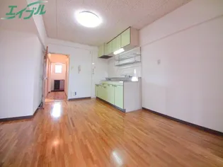 第一加藤ビル【4階】の居間