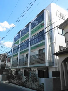 セボン シュー【2階】の外観