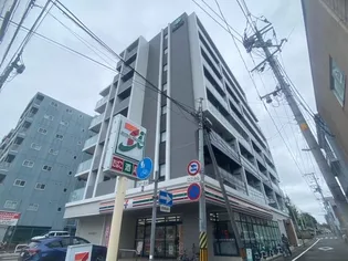 ラトゥール連坊の画像