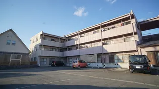 川方マンション【3階】の外観