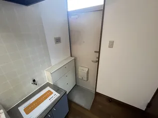 スカイS・E【2階】の玄関