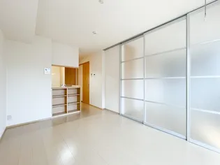 メゾン シェーヌ【1階】の居間