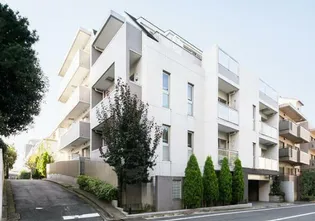 東京都新宿区市谷薬王寺町【マンション】の外観