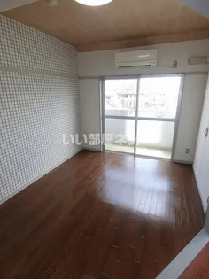 メゾン・ド・雅【3階】の居間